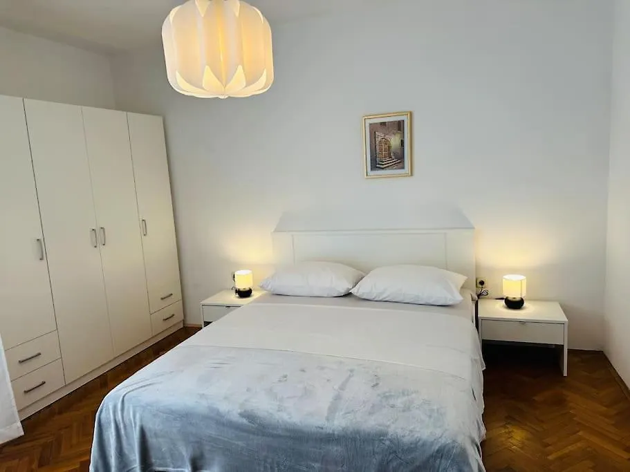 Apartment Grandi 扎达尔 0*,